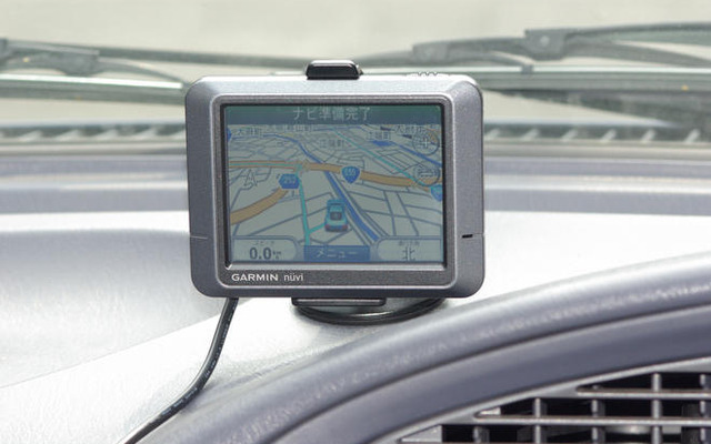 【カーナビガイド '09 評論家インプレ】さらに小さくさらにシンプル、これこそGARMIN…nuvi205