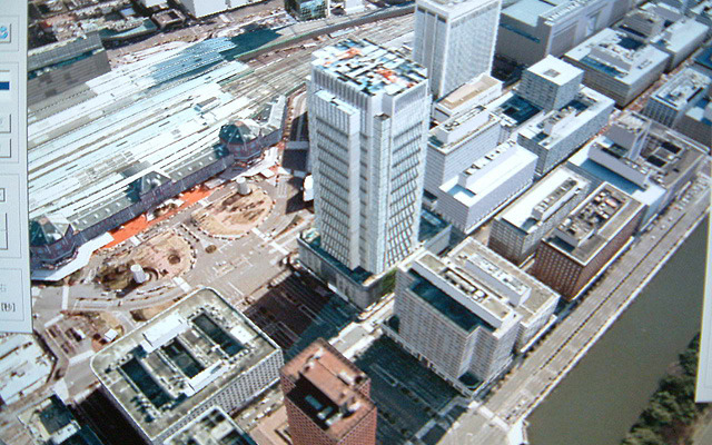 【CEATEC 2002】目の前を完全表現---ナビ地図の精細化は今後も進む?