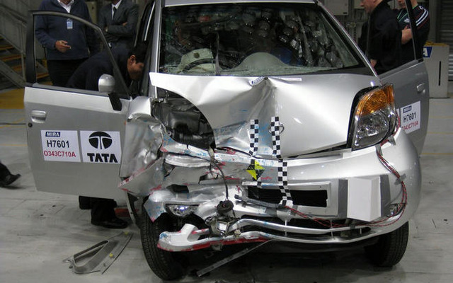 世界最安車、タタ ナノ…欧州衝突テストの結果は？