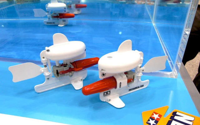 東京おもちゃショー09…サカナ型ロボットの工作キット