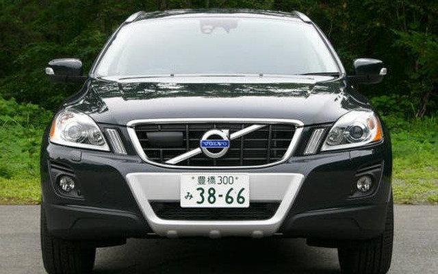 【ボルボ XC60 発売】写真蔵…伝統のVシェイプラインを強調