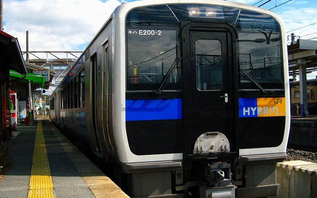 【夏休み】世界初のハイブリッド鉄道車両に乗ってみよう