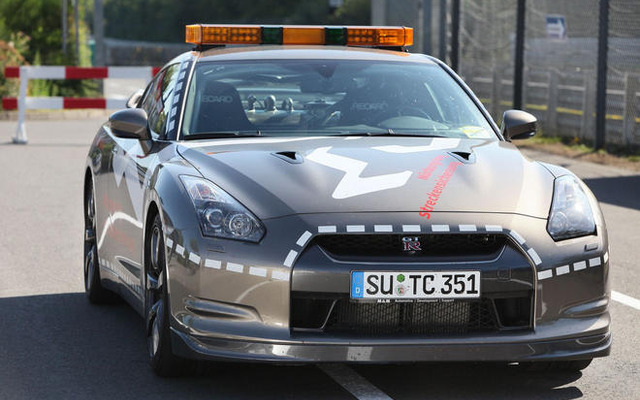 世界最速!! 日産 GT-R 消防車仕様、ニュルブルクリンクに配備