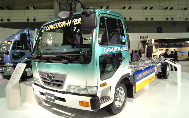 【東京ショー2002速報】一足先に実現しました---日産ディーゼル『コンドル』ハイブリッド