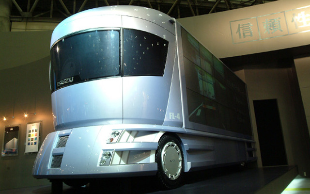 【東京ショー2002速報】いすゞ『FL-4』はCd＝0.31! ---機能が作り出すデザイン