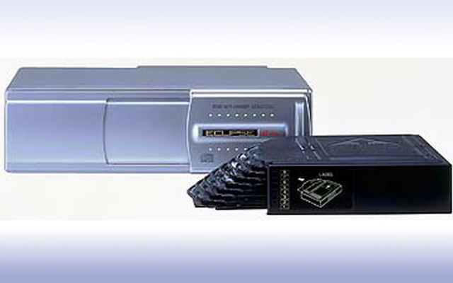 イクリプス富士通テンより8連奏CDオートチェンジャー『E5502CDC』発売