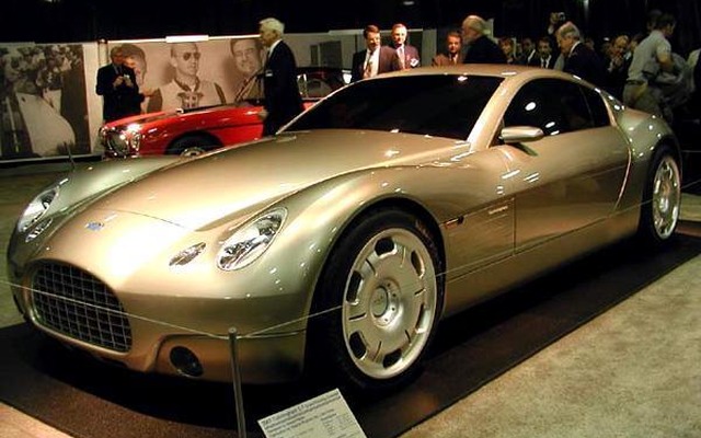 裁判ざたのアメリカン・スーパーカー、カニンガム『C7』をGMが応援?