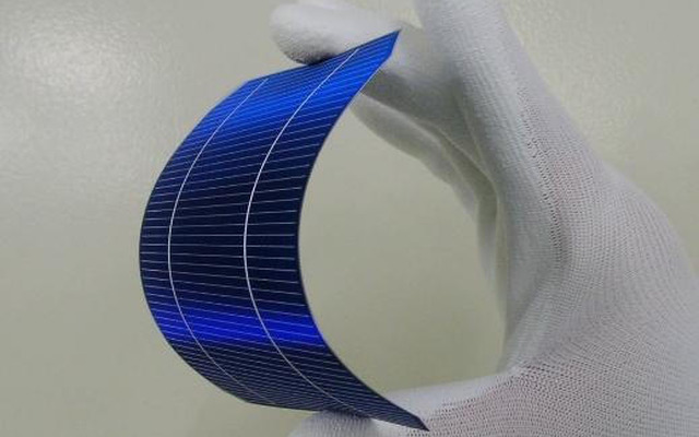 三洋電機、厚さ98μmの太陽電池を開発…世界最高レベル