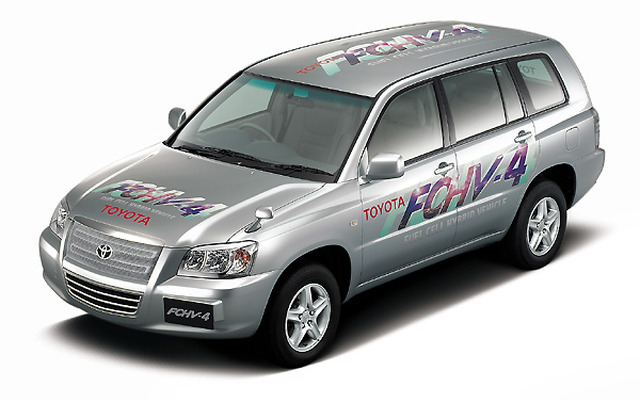 【燃料電池自動車トヨタ『FCHV』動き出す】先駆けはトヨタ自動車に軍配!!