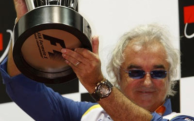 FIA、ルノーへの処罰発表…故意にクラッシュ