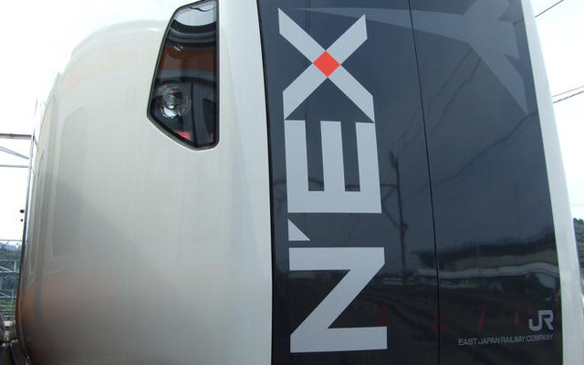 ［写真蔵］新型N'EX E259系…高尾駅で展示会