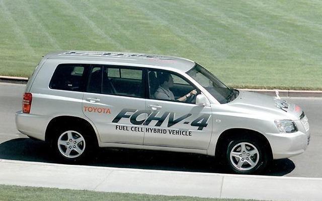 トヨタ、アメリカでも燃料電池自動車『FCHV』をリース……大学ヘ