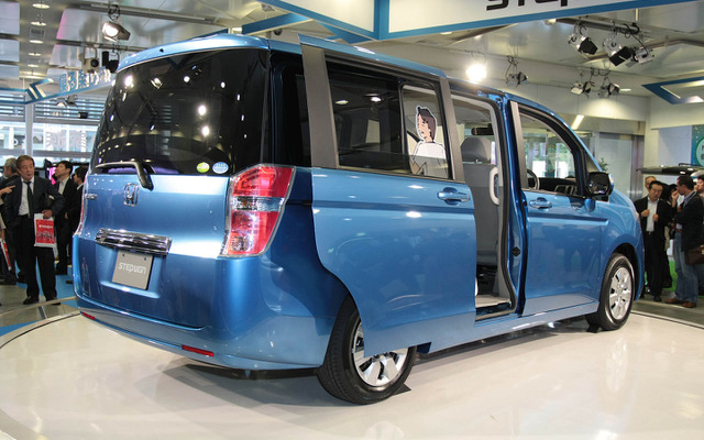ステップワゴン新型