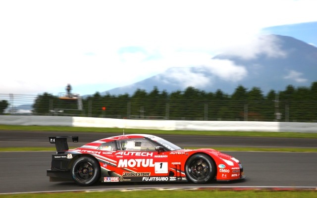 #1 MOTUL AUTECH GT-R