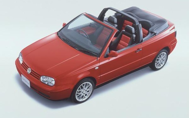 【クリスマスプレゼント】意外に渋い車種選択?　VW『ゴルフ・カブリオレ』を1名様