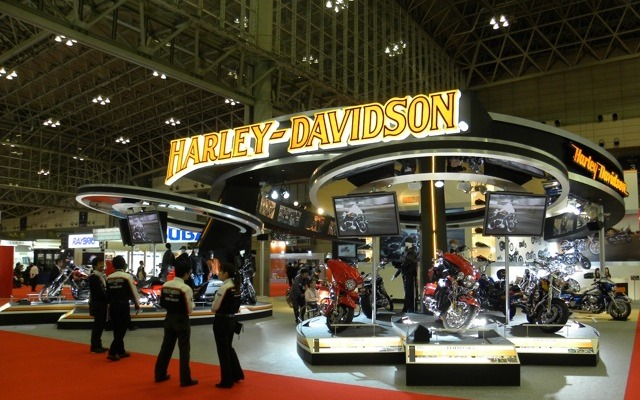 ハーレーダビッドソン展示会場全景