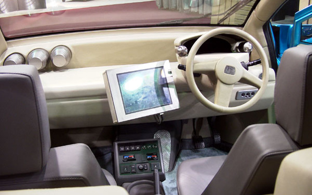 【デトロイトショー2003続報】8輪の電気自動車『KAZ』…リチウムイオン電池が鍵