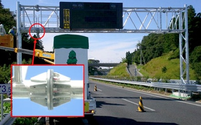 道路情報板の門型支柱
