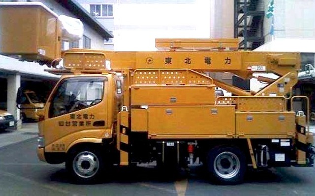 耐震装置付き高所作業車