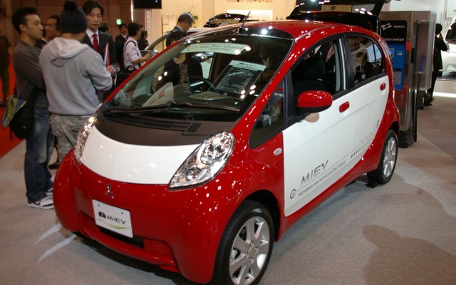 i-MiEV（写真は東京モーターショー09）