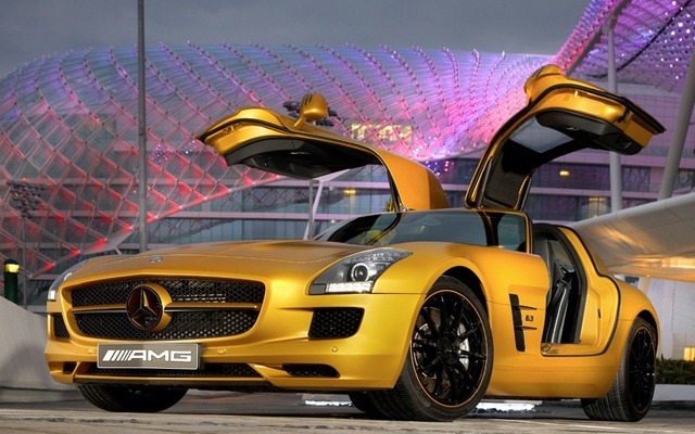 SLS AMGデザートゴールド