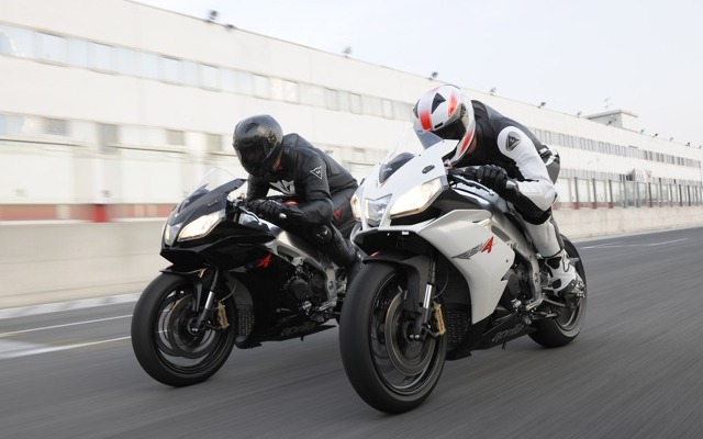 RSV4 R