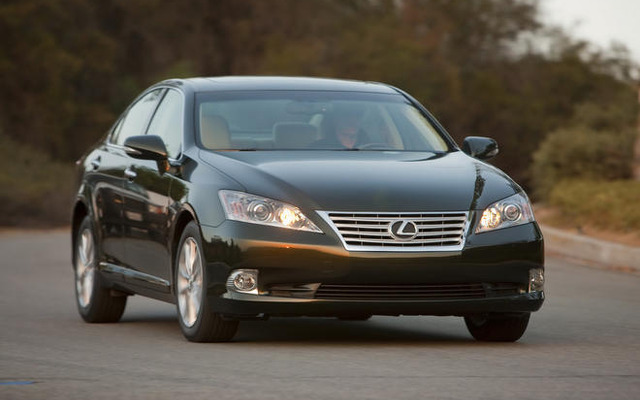 ES350　フロアマット問題で危険車種の一台として挙げられた