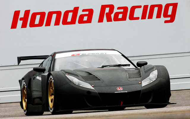 2010年SUPER GTシリーズGT500クラスにHSV-010 GTで参戦