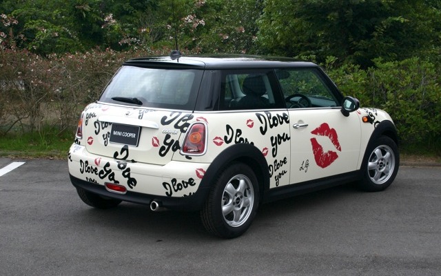 Kissed by LULU GUINNESS