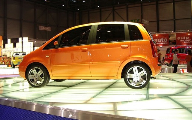 【ジュネーブショー2003写真蔵】フィアットB-MPV『イデア』がわかる