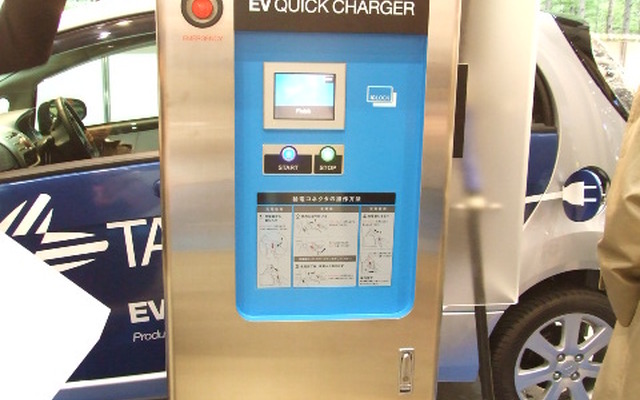 高岳製作所の新EV用急速充電器（20kWタイプ）