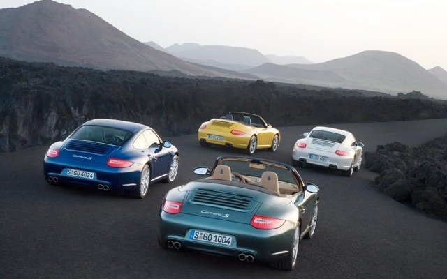 911