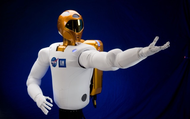 2社が共同開発したヒューマノイドロボットRobonaut2（通称：R2）