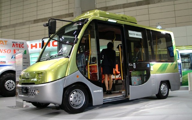 【株価】円安を追い風に軒並み高---日野自動車は6日続伸