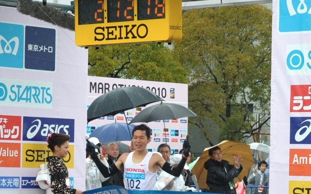 優勝を飾った藤原正和選手（撮影＝石田信一郎）