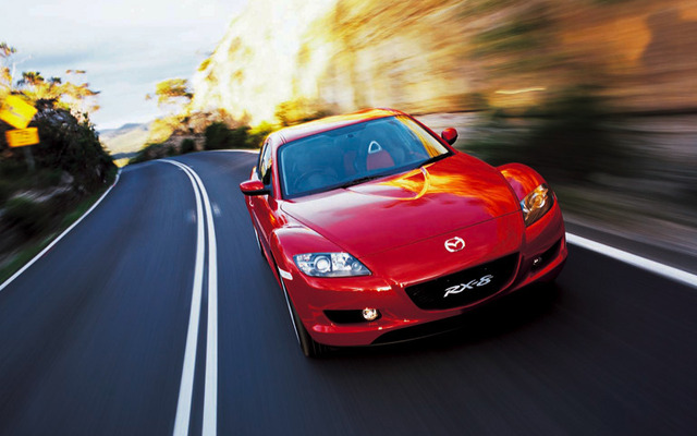 【マツダ『RX-8』発表】ロータリーだ! 4ドア・4シーターだ!! スポーツだ!!!