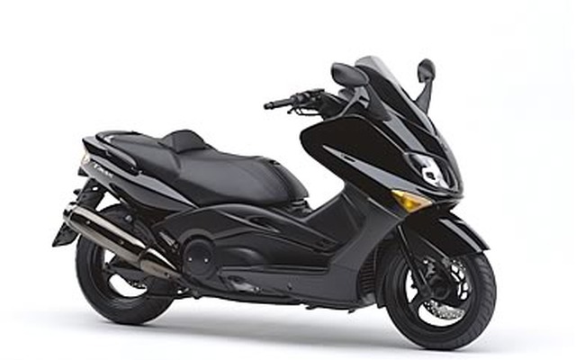 ヤマハ『XP500C』にブラックエディションを追加