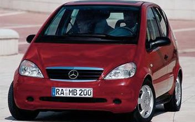 輸入車ナンバーワンはどっちだ!?　ベンツとVWの首位攻防