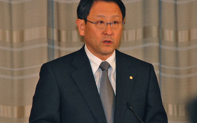 豊田社長（写真は2月17日・東京本社での会見の様子）