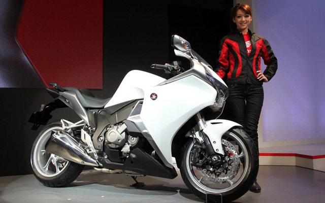 ホンダVFR1200F デュアルクラッチトランスミッション