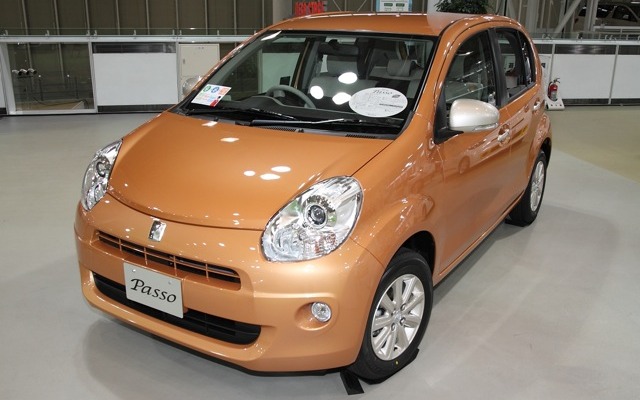 パッソ 1.3＋Hana 2WD。同グレードは最も高額で、147万円となっている