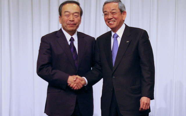 左からトヨタ内山田副所長、マツダ山木副社長