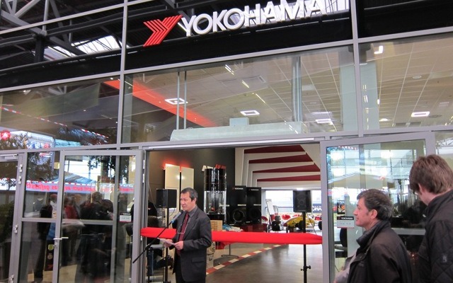 オープニングセレモニーで挨拶する三上修YOKOHAMA Europe GmbH社長