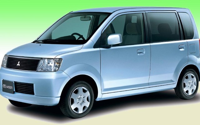 三菱自動車、国内販売の不調を海外に支えられ……2002年度の実績