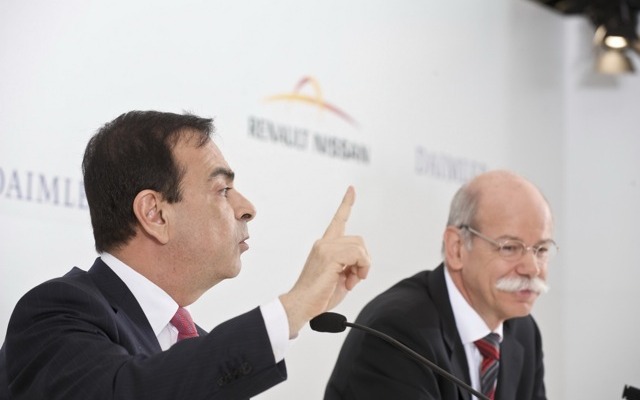 ゴーン社長（向かって左）とツェッチェ会長