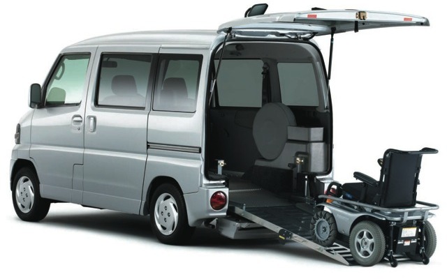 三菱タウンボックス車いす仕様車（ニールダウン式）
