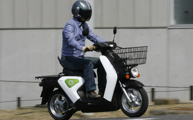 荷物の積載が前提となるため、空荷では上り坂でも力強い加速をみせる