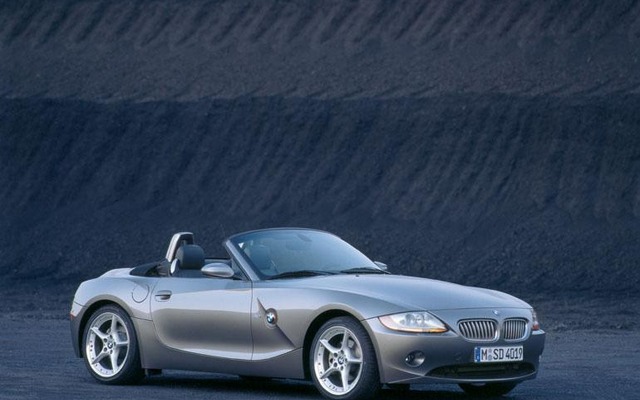 BMW『Z4』ロードスターにシーケンシャルMT搭載モデルを追加
