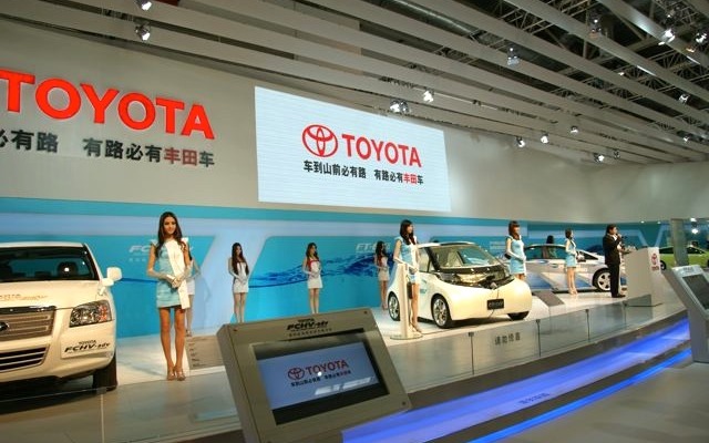 トヨタ自動車