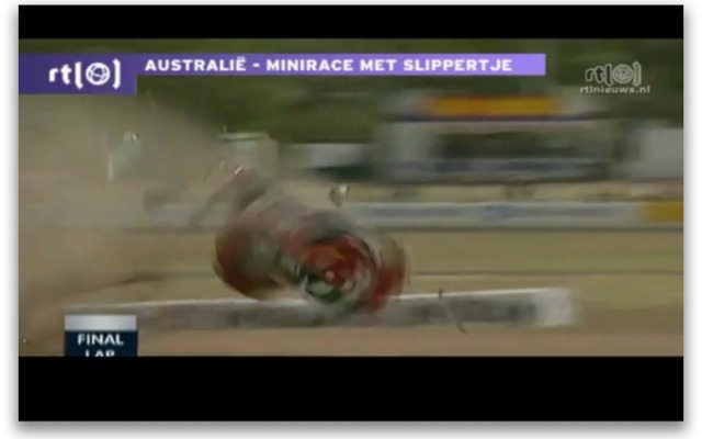 レースで大クラッシュ（動画キャプチャー）